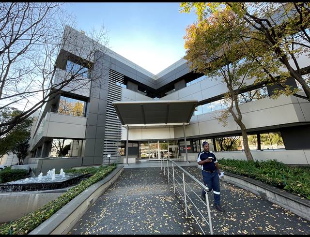 300.65M² OFFICE TO LET IN RIVONIA